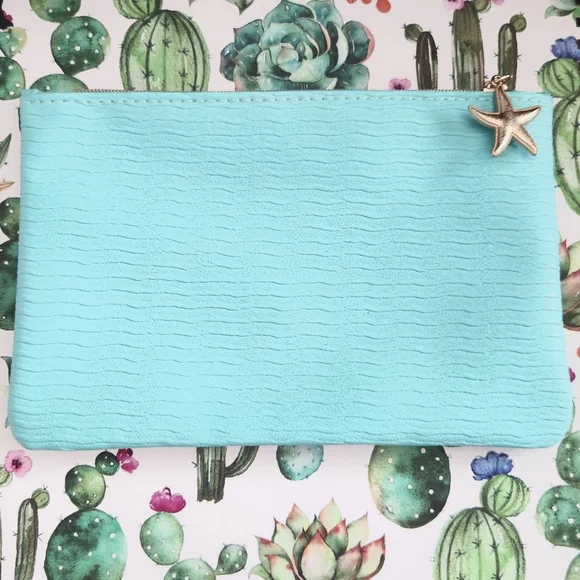 BUNDLE LARUCE Tapered Blending Brush LR007 + Ipsy Bag w/ Starfish Zipper Charm - Picture 5 of 6